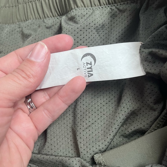 ZYIA summer Shorts- set of 3 - Picture 2 of 2